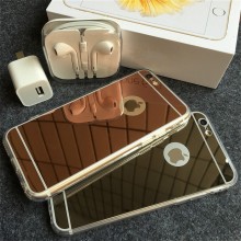 Pachet husa Elegance Luxury Tip Oglinda Gold pentru Apple iPhone 7 cu folie de sticla gratis