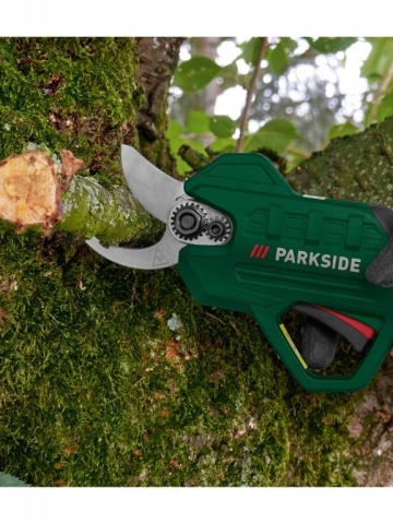 Foarfeca pentru crengi Parkside 20V Pentru taierea puternica a crengilor cu grosimea de pana la 28 mm in lemn de esenta moale si 15 mm in lemn de esenta tare
