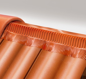 bandă ventilare coamă profesională MICRO VENT 30 cm pentru constructori