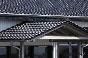 Tigla ceramica Creaton Titania, maro smaltuit NOBLESSE