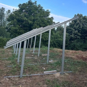 Kit structură parc fotovoltaic la sol – 800 panouri, 400 kWp, oțel S350GD și aluminiu 40x40 - Img 4