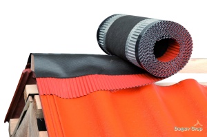 Rolă bandă ventilare coamă profesională GEO VENT 300 mm x 5 m pentru șantier