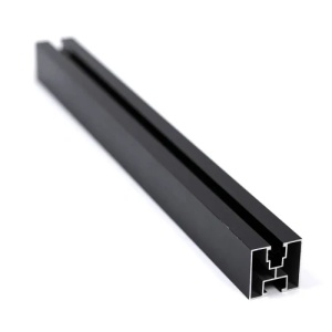 Profil Aluminiu NEGRU pentru Montaj Panouri Fotovoltaice – Șină Solară Eloxată Premium
