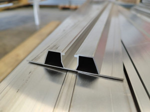 Profil sină montaj panou fotovoltaic Mini Rail 17 mm x 3,0 m