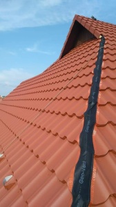 Benzi de butil late pe marginea benzii GEO VENT 30 cm pentru aderență pe beton