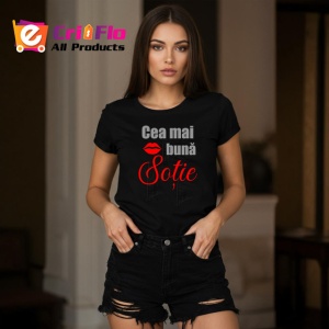 Tricou Cea Mai Buna Sotie Buze Rosii V2, din bumbac 100%, tricou negru Dama | Barbat - Img 3
