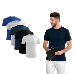 Barbat imbracat in tricou bumbac 100% de culoare negru prezentand setul de 5 tricouri si culorile disponibile gri, alb, albastru, negru