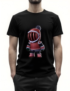 Bărbat purtând un tricou alb cu un design grafic reprezentând un cavaler stilizat, purtând o armură roșie completă și coif cu vizieră, în stil medieval.