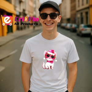 Tricou Pisica alba cu caciula si soseta rosie fundal alb Copii | Dama | Barbat