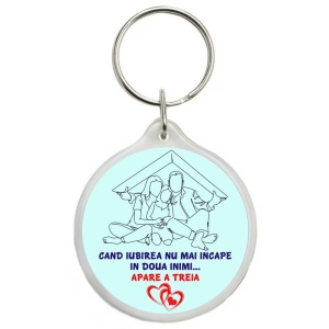 Breloc personalizat Cand iubirea nu mai incape in 2 inimi - Img 1