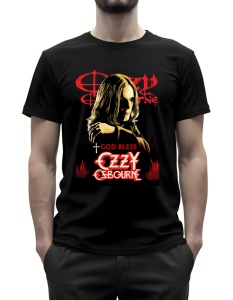 Tricou negru cu un design dedicat lui Ozzy Osbourne, având o ilustrație în stil întunecat a artistului și textul 'God Bless Ozzy Osbourne' în roșu, cu elemente grafice de foc.