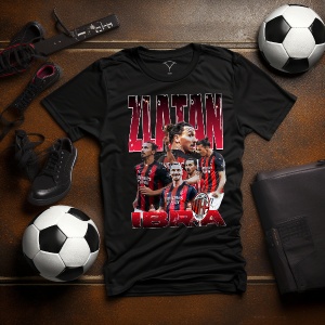 Tricou negru cu un design dedicat lui Zlatan Ibrahimović, incluzând imagini ale fotbalistului și textul 'Zlatan Ibra', așezat pe o suprafață alături de mingi de fotbal, ghete și accesorii sportive.