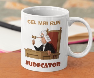 Cana alba personalizata cu mesajul - Cel mai bun Judecator - Cadou