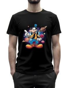 Tricou negru cu un design inspirat de spațiu, înfățișând un personaj animat iconic(Goofy Interstellar) purtând haine casual și stând în mijlocul unui fundal cosmic cu planete și stele. Personajul arată cu degetul spre o planetă, sugerând o explorare inter