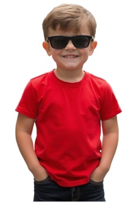 Tricou copii rosu prezentat de un baiat copil