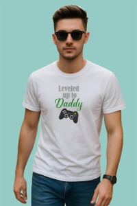 Tricou Leveled Up To Daddy Controller Jocuri Verde, din bumbac 100% , tricou alb pentru Barbat
