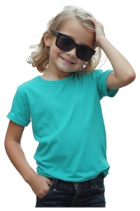 Tricou copii turcoaz prezentat de copil fată