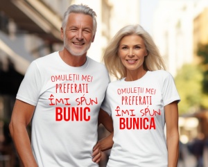 Set doua tricouri personalizate cu textul Omuletii mei preferati imi spun Bunic Bunica