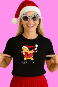 Tricou Winnie Cu Baston Dulce Si Pulover Rosu, din bumbac 100% Copii | Dama | Barbat - Img 3