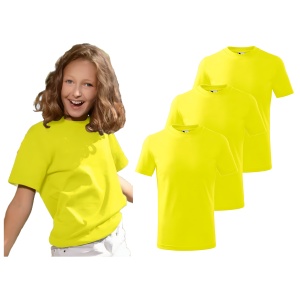 Tricou Copil fata imbracata cu tricou galben lamaie prezinta setul de 3 tricouri copii de culoare galben lamaie