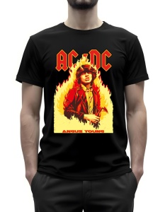 Tricou negru cu un design inspirat de AC/DC, ilustrându-l pe Angus Young îmbrăcat în uniformă școlară și înconjurat de flăcări, cu logo-ul AC/DC deasupra și numele 'Angus Young' în partea de jos.