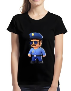 Tricou negru cu un design colorat care înfățișează un personaj stilizat din Stumble Guys îmbrăcat ca un polițist, purtând uniformă albastră, ochelari de soare negri și o șapcă cu o insignă în formă de stea.