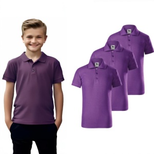 Baiat imbracatat in tricou polo prezinta setul de 3 tricouri polo Violet