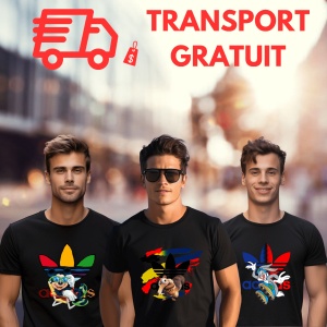 Trei bărbați purtând tricouri negre cu diverse designuri adidas, fiecare ilustrând personaje animate precum Mickey Mouse, Scrat din Epoca de Gheață și Bugs Bunny. Textul 'Transport Gratuit' este afișat deasupra, alături de o pictogramă de livrare.