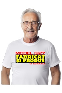 Tricou Barbat Personalizat cu anul nasterii 1927 imbracat de un barbat care a primit cadou tricoul personalizat