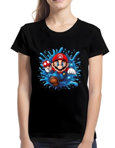 Tricou negru cu un design colorat care înfățișează personajul Mario din jocurile video, ieșind dintr-un strop de apă albastru și ținând o ciupercă roșie, pe un fundal vibrant.