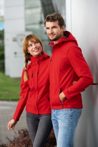 Imagine de prezentare pentru jacheta softshell cu femeie si barbat