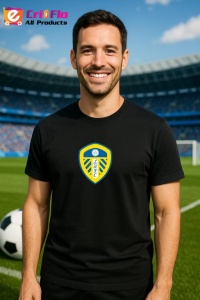 Tricou barbat cu logo stema Leeds United F.C .Anglia , din bumbac 100%