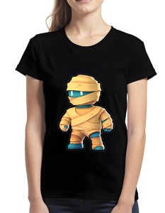 Tricou negru cu un design colorat care înfățișează un personaj stilizat din Stumble Guys sub forma unei mumii, înfășurat în bandaje galben-portocalii, cu ochi albi strălucitori.