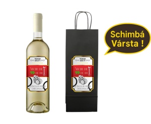 Set personalizat sticla de vin alb, demisec, Sauvignon Blanc, 750 ml si punga de cadouri cu imprimeu Vechi de ani si inca pe piese originale - Img 1