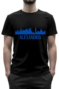 Tricou negru cu design al orașului Alexandria, având un contur al orizontului în albastru și cuvântul 'Alexandria' scris dedesubt.