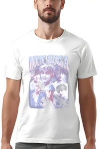 Tricou alb cu design grafic ce include imagini ale unui artist și textul 'MIN SUGA' scris deasupra.