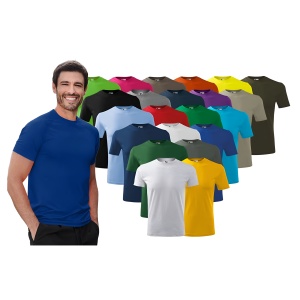 Barbat imbracat in tricou basic bumbac de culoare albastru si culorile disponibile galben, rosu, turcoaz, negru, verde, gri, alb