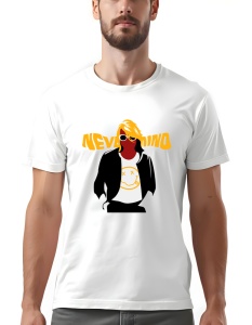 Tricou alb cu un design inspirat de Nirvana, arătând o siluetă stilizată a unui personaj cu păr blond, ochelari de soare și jachetă neagră, purtând un tricou cu fața zâmbitoare iconică și textul 'Nevermind' deasupra.