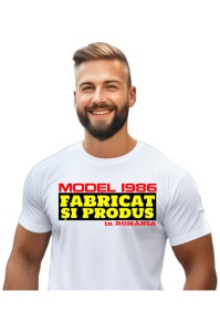Tricou Barbat Personalizat cu anul nasterii 1986 imbracat de un barbat care a primit cadou tricoul personalizat