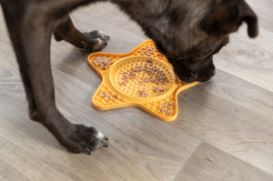 Farfurie Pentru Hranire Lenta, Lick`n'Snack, Stea, Silicon, 23.5 cm, Galben - Img 3