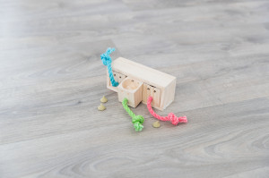 Jucarie de Strategie pentru Rozatoare, Cub, Lemn, 15 x 5.5 x 6 cm - Img 5