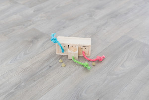 Jucarie de Strategie pentru Rozatoare, Cub, Lemn, 15 x 5.5 x 6 cm - Img 6