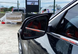 BMW 5-ös széria F10 LCI 2013-2017-es modellekkel kompatibilis tükörborítások, fényes fekete Batman stílusban - Img 7