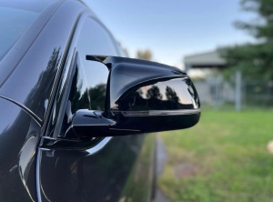 BMW X3 G01 2020->, BMW X4 G02 2020-> modellekhez kompatibilis tükörborítások, fényes fekete M-Design, klipszekkel, az eredeti borítások cseréjére - Img 8