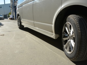 VW T5 2003-2014 T6 2015-2020-hoz kompatibilis oldalsó küszöb toldatok, hosszú karosszéria, üvegszálas, festetlen - Img 3