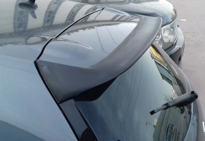 VW Scirocco 2008-2013-as modellhez kompatibilis csomagtartó spoiler, fényes fekete