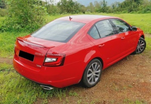 Eleron Portbagaj compatibil cu Skoda Octavia 3 III 2012-2019, RS Design, negru lucios, fibra de sticla