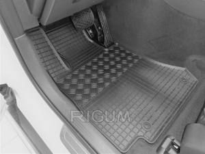 Set 5 covorase MERCEDES EQC din 05.2019-PREZENT, cu covoras tunel median, CAROSERIE SUV, Presuri cauciuc 100%, compatibil cu autoturismul MERCEDES EQC, Rigum - Img 5