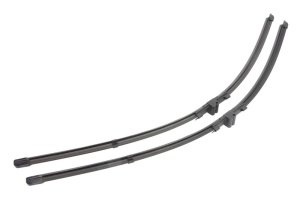 Set 3 stergatoare Volkswagen TOUAREG (7LA, 7L6, 7L7) din 2002 - 2010, pentru parbriz si luneta fata si spate auto, Valeo Silencio Xtrm, din cauciuc siliconat rezistent, 4 Stickere Auto VW v14959
