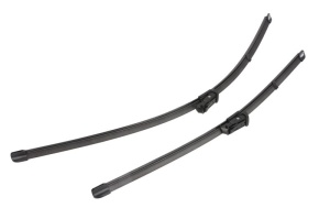 Set 3 stergatoare VOLVO XC70 II (136) din 2007 - 2016, pentru parbriz si luneta fata si spate auto, Valeo Silencio Xtrm, din cauciuc siliconat rezistent, 4 Stickere Auto VOLVO v14167